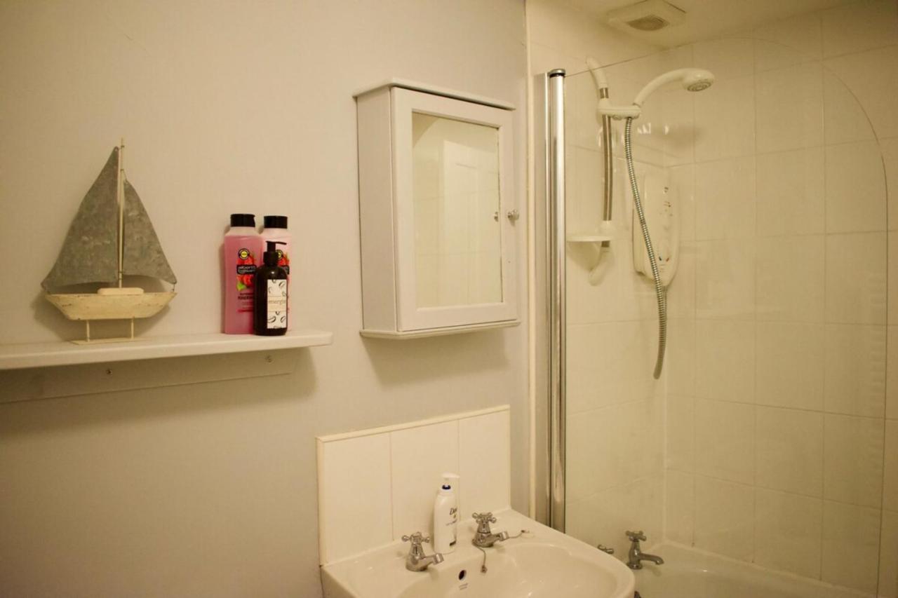 Central 3 Bedroom Next To Leafy Meadows EDI Exterior foto